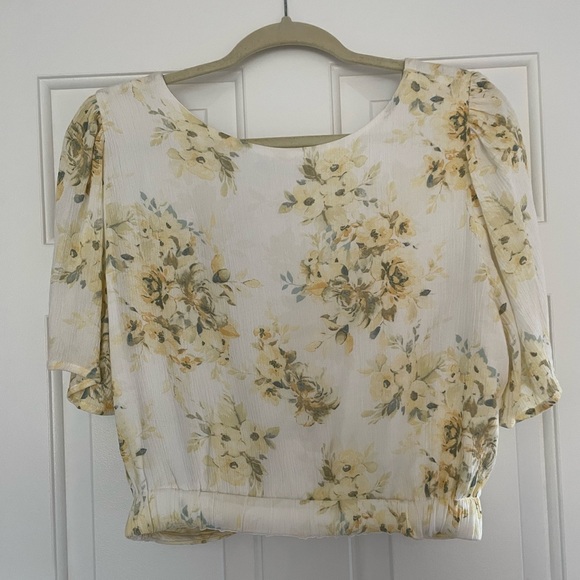 Abercrombie Cropped Flutter Sleeve Top - Picture 4 of 6